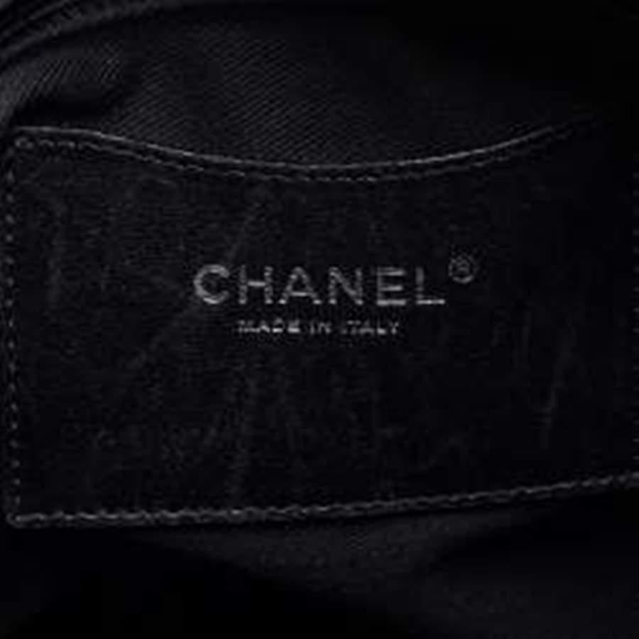 Chanel Black Quilted Patent Large Just Mademoiselle Bowler Bag In Good Condition In Dubai, Al Qouz 2