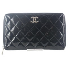 CHANEL Black Quilted Patent Large Zippy Wallet Organizer 2CCS82K
