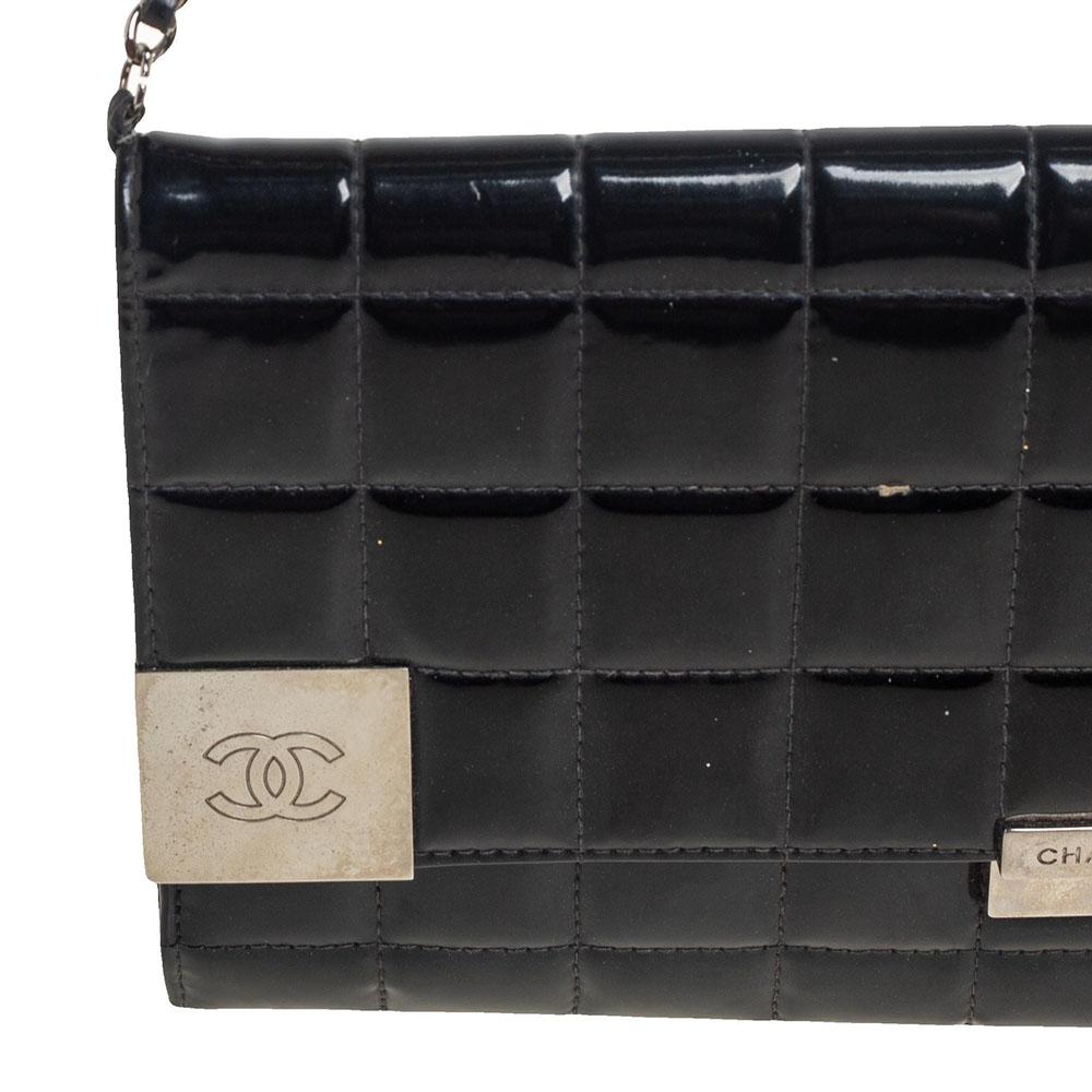 Chanel Black Quilted Patent Leather Chocolate Bar Chain Clutch 5