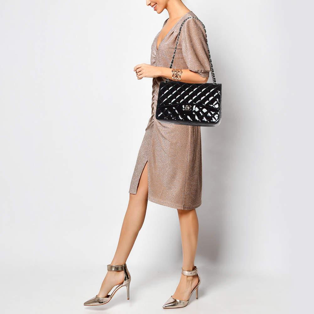 Designer bags are ideal companions for ample occasions Here we have a fashion meets functionality piece crafted with precision. It has been equipped with a well sized interior that can easily fit all your essentials.
