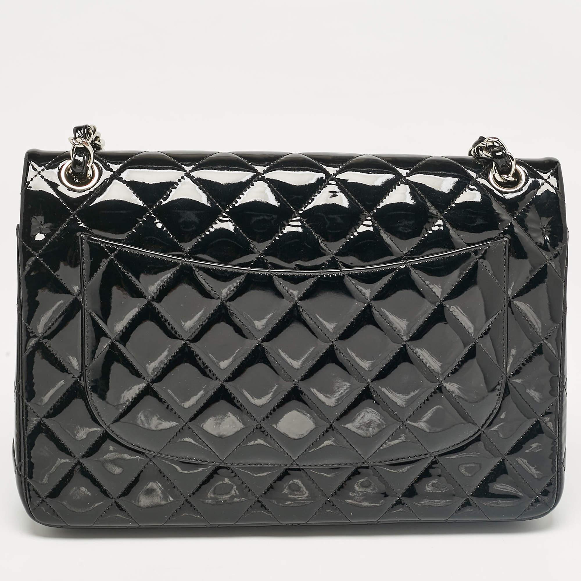 Women's Chanel Black Quilted Patent Leather Jumbo Classic Double Flap Bag For Sale