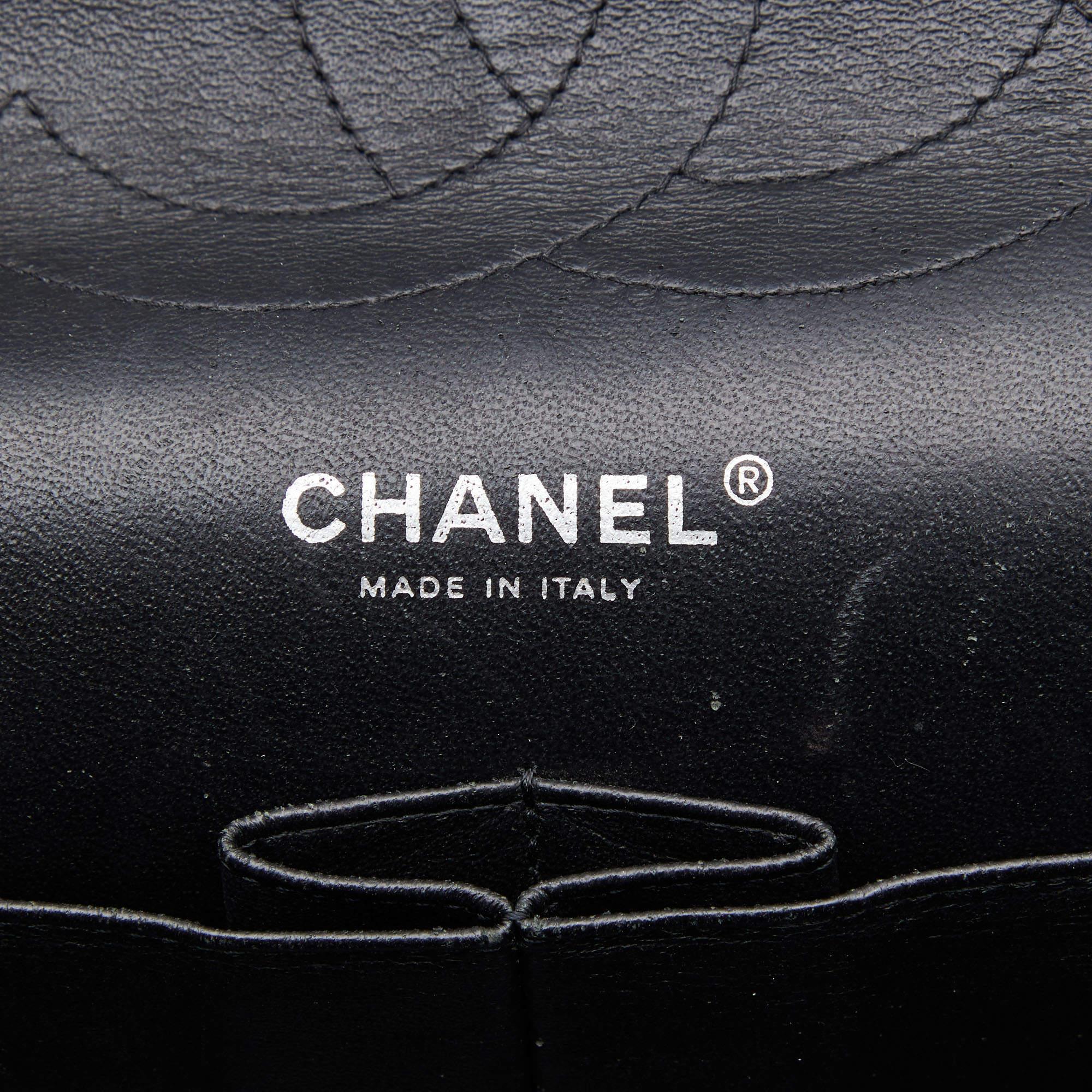 Chanel Black Quilted Patent Leather Jumbo Classic Double Flap Bag For Sale 4