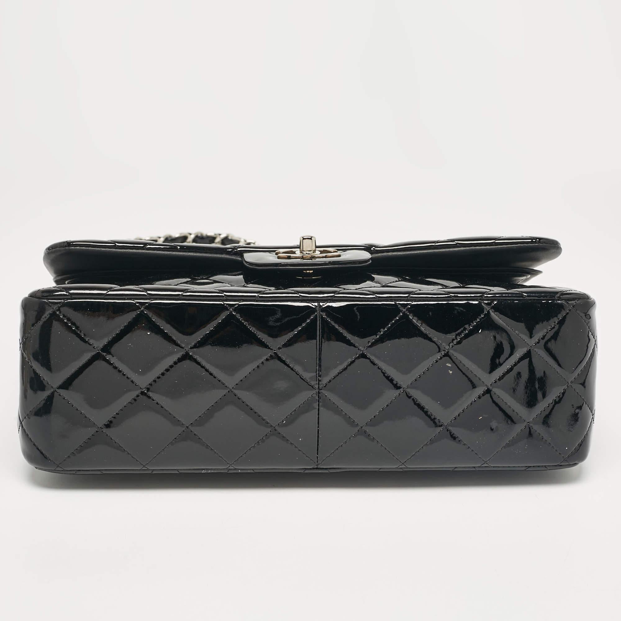Chanel Black Quilted Patent Leather Jumbo Classic Double Flap Bag For Sale 5