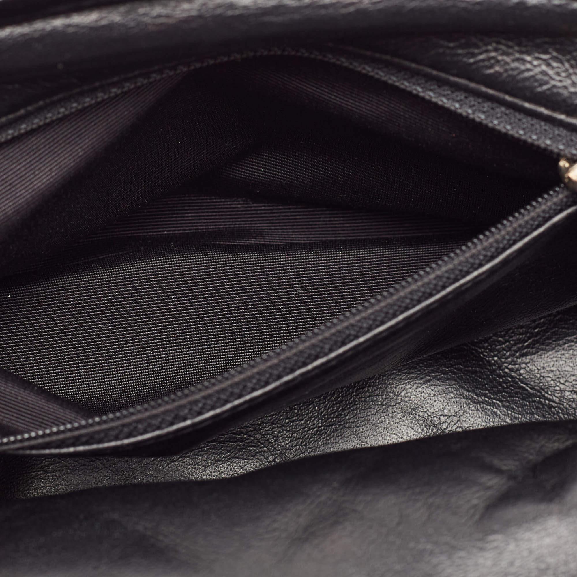 Chanel Black Quilted Patent Leather Kiss Lock Clutch 4