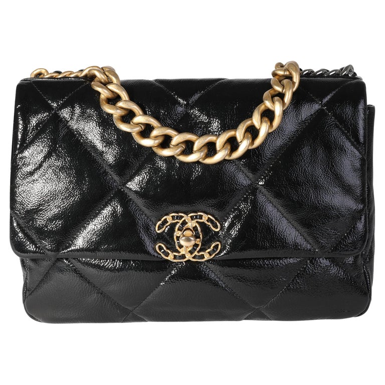 Chanel 19 leather handbag Chanel Black in Leather - 19747261