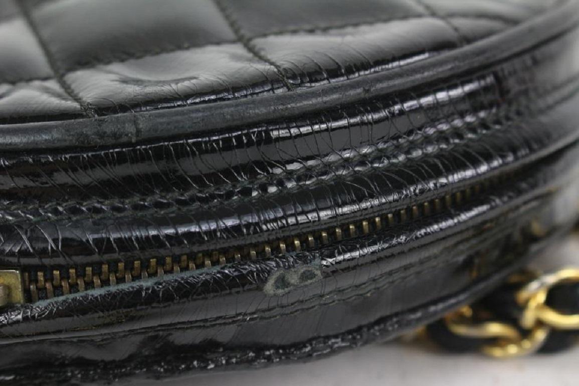 Chanel Black Quilted Patent Leather Round Tassel Clutch with Chain 823cas17 For Sale 4