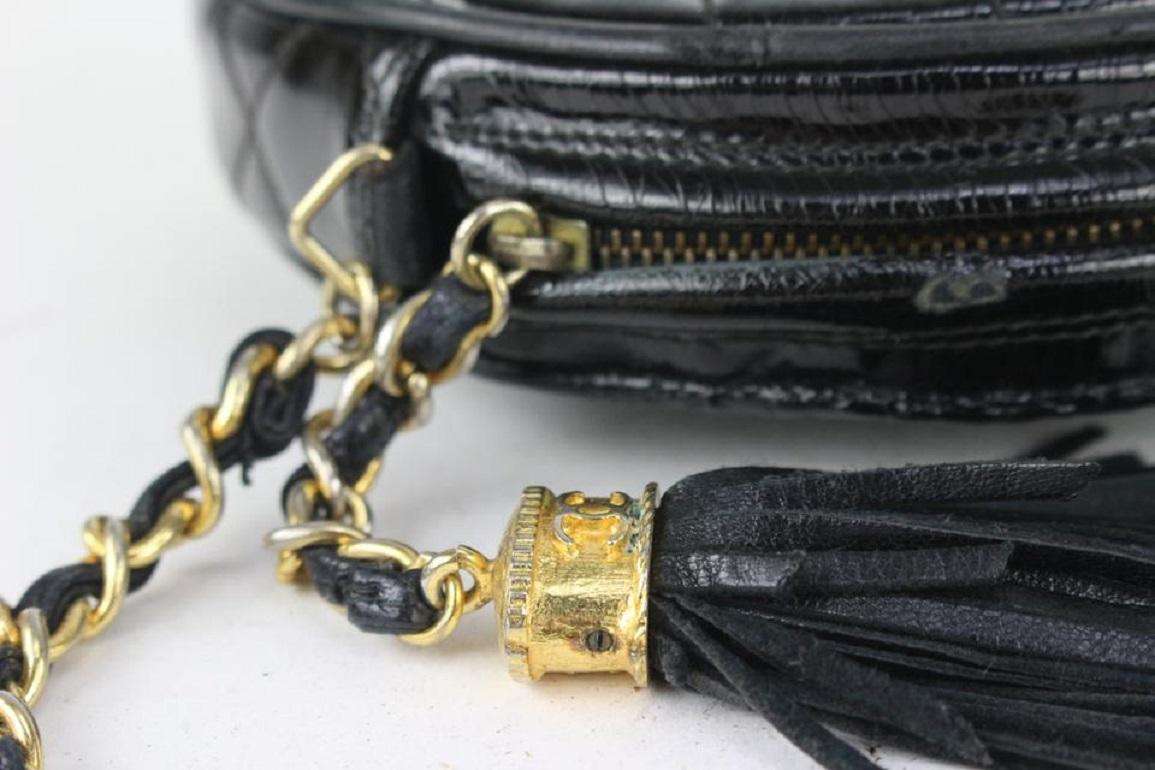 Chanel Black Quilted Patent Leather Round Tassel Clutch with Chain 823cas17 For Sale 5