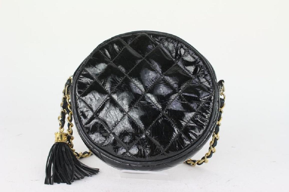Chanel Black Quilted Patent Leather Round Tassel Clutch with Chain 823cas17 For Sale 2