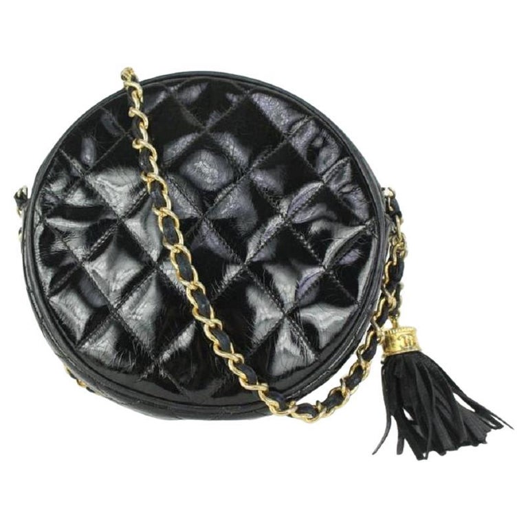 Chanel Black Quilted Patent Leather Round Tassel Clutch with Chain 823cas17