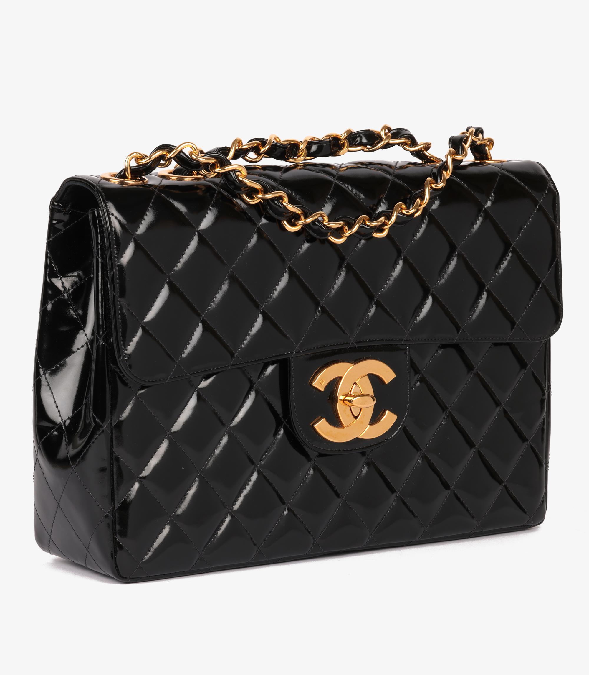 Noir Chanel Black Quilted Patent Leather Vintage Jumbo XL Classic Single Flap Bag en vente