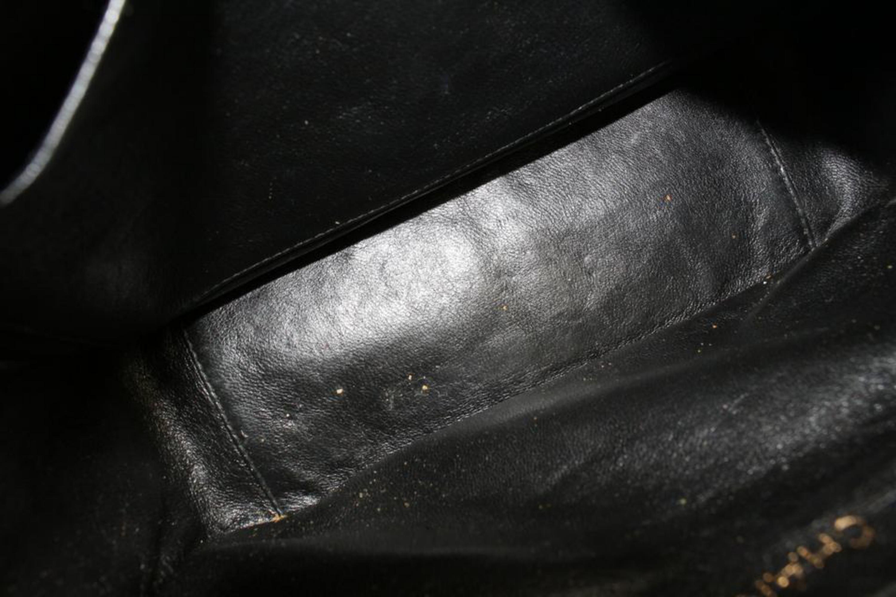 Chanel - Sac à bandoulière en cuir verni matelassé noir 4c131s Bon état - En vente à Dix hills, NY