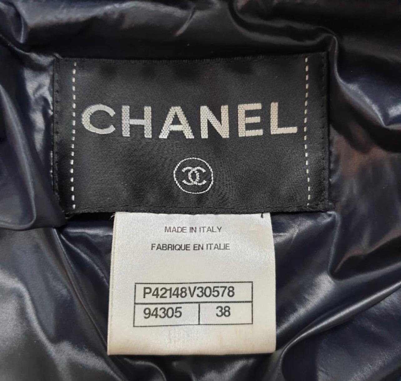 Chanel Black Quilted Puffer Jacket

Sz.38

Very good condition.