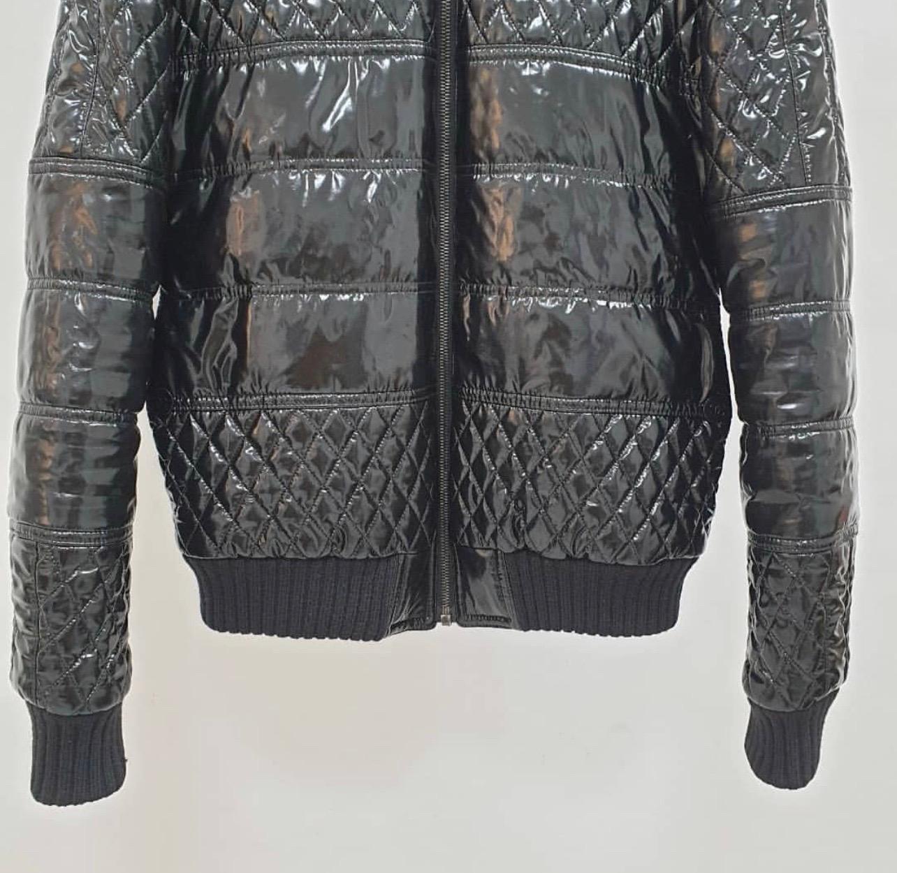 Chanel Black Quilted Puffer Jacket Vest In Good Condition In Krakow, PL
