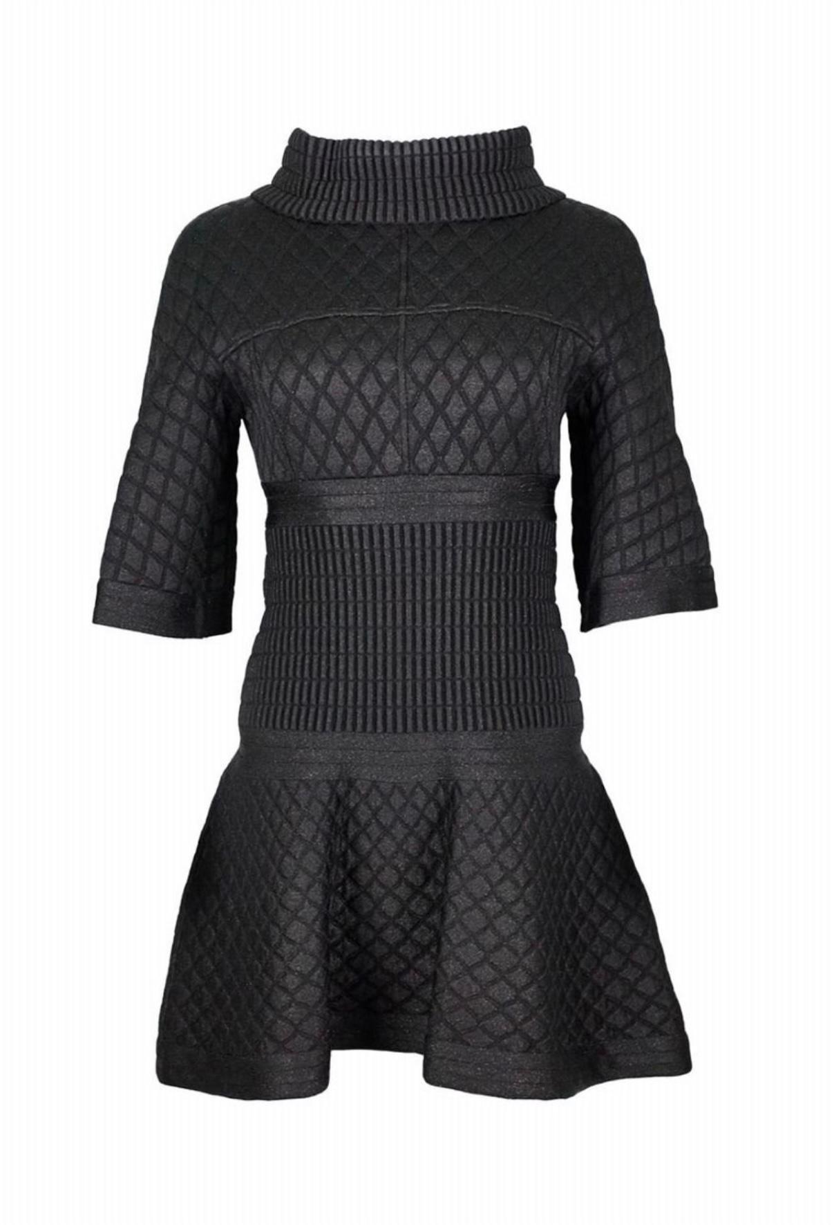 Chanel Black Quilted Shimmering Dress In Excellent Condition For Sale In Dubai, AE