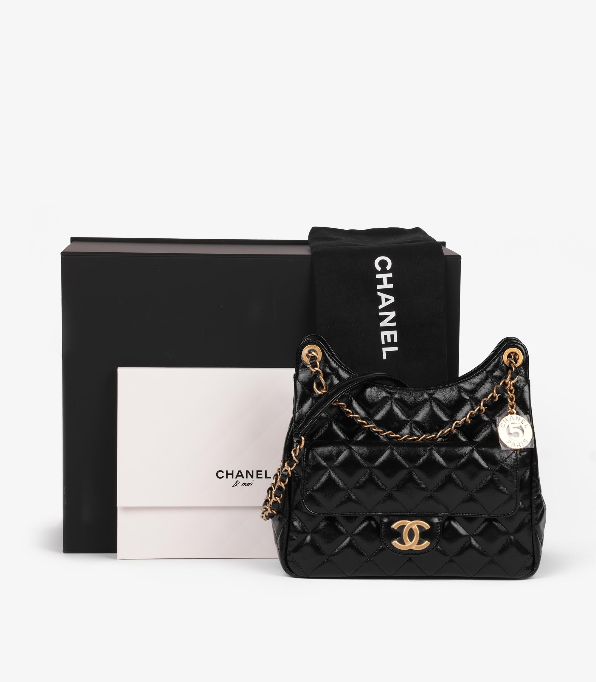 Chanel - Sac hobo moyen en cuir de veau vieilli matelassé noir en vente 5