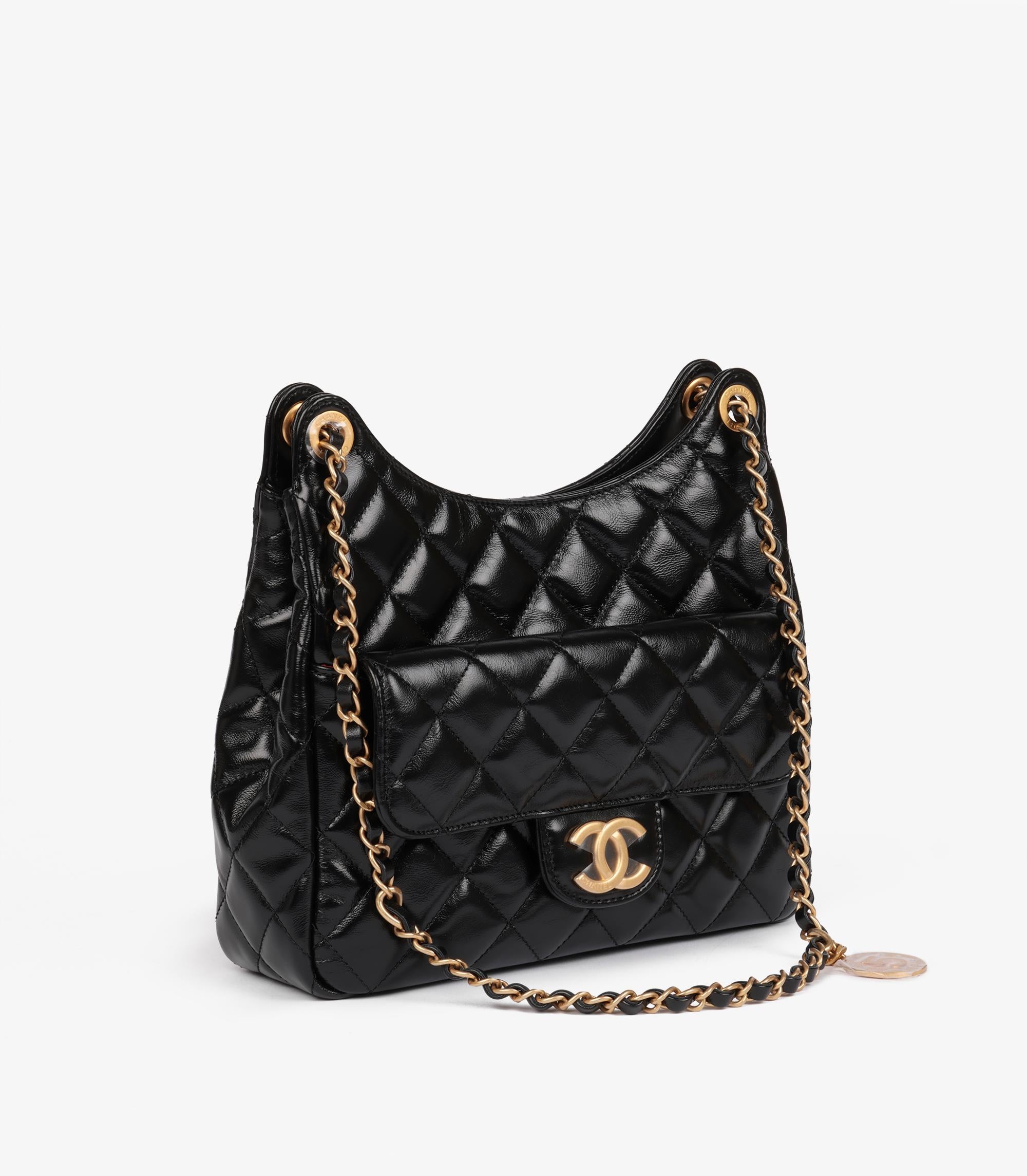 Chanel - Sac hobo moyen en cuir de veau vieilli matelassé noir 

Détails du produit
Xupes Ref : CB1469
Marque : Chanel
Modèle : Sac hobo moyen 
Type : Shoulder, Crossbody
Numéro de série : ATX74GE4
Âge : 2024
Accompagné de : Chanel Dust Bag, Box,