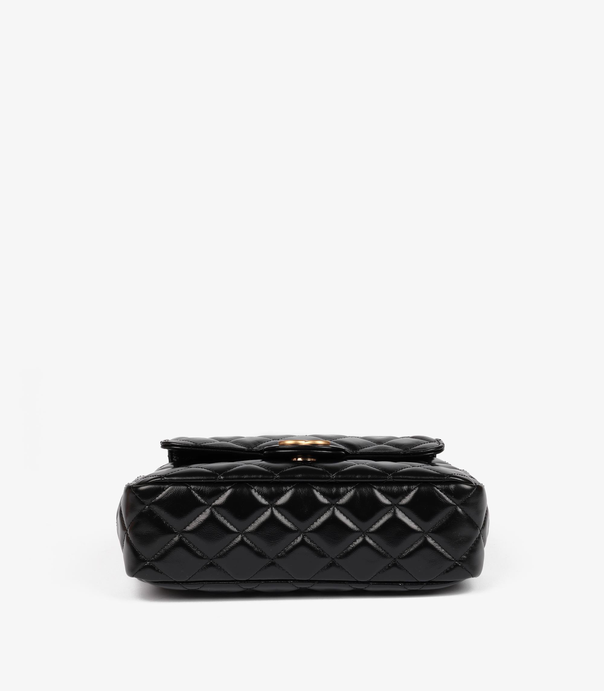 Chanel - Sac hobo moyen en cuir de veau vieilli matelassé noir en vente 1