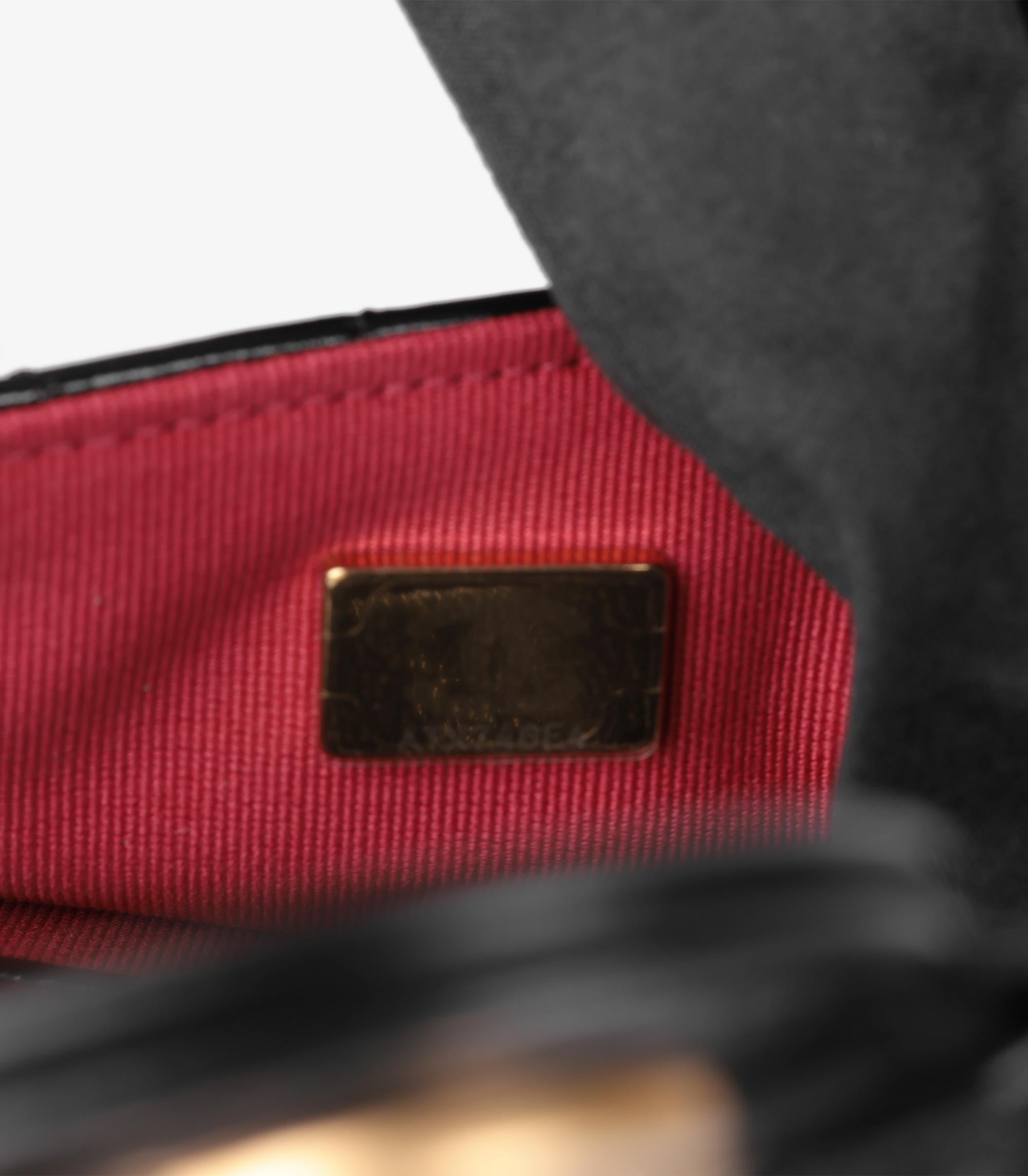 Chanel - Sac hobo moyen en cuir de veau vieilli matelassé noir en vente 4