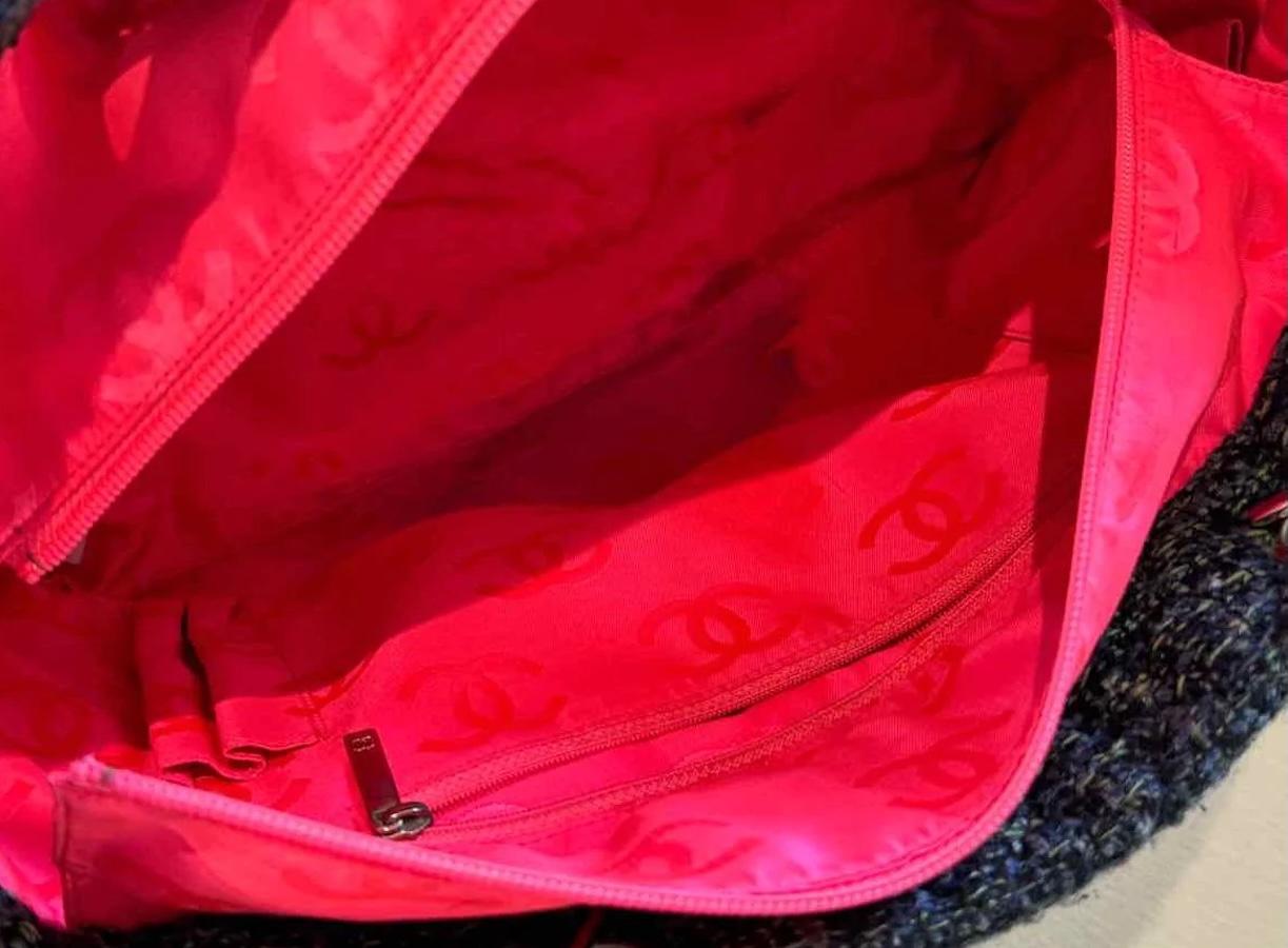 Chanel Tote Ligne Cambon de tweed acolchado negro en venta 2