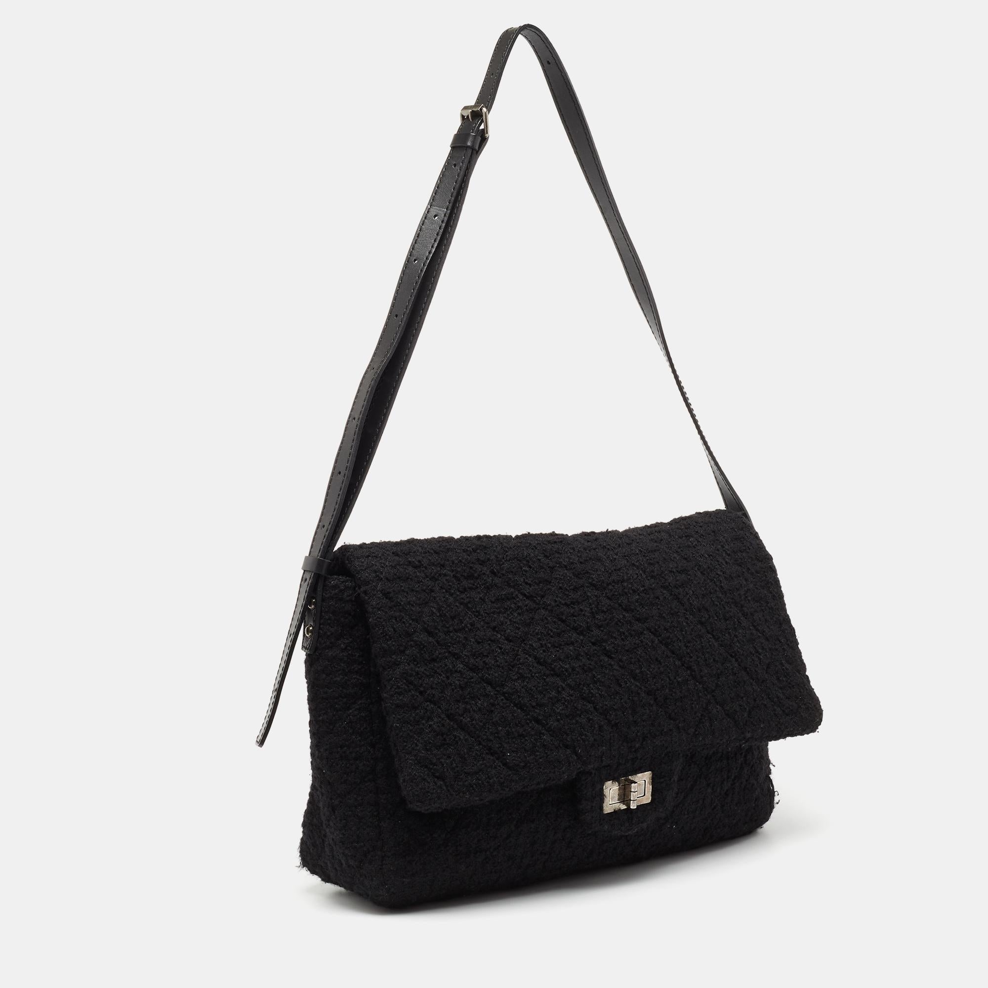 Chanel Black Quilted Tweed Reissue 2.55 XL Flap Bag In Good Condition In Dubai, Al Qouz 2