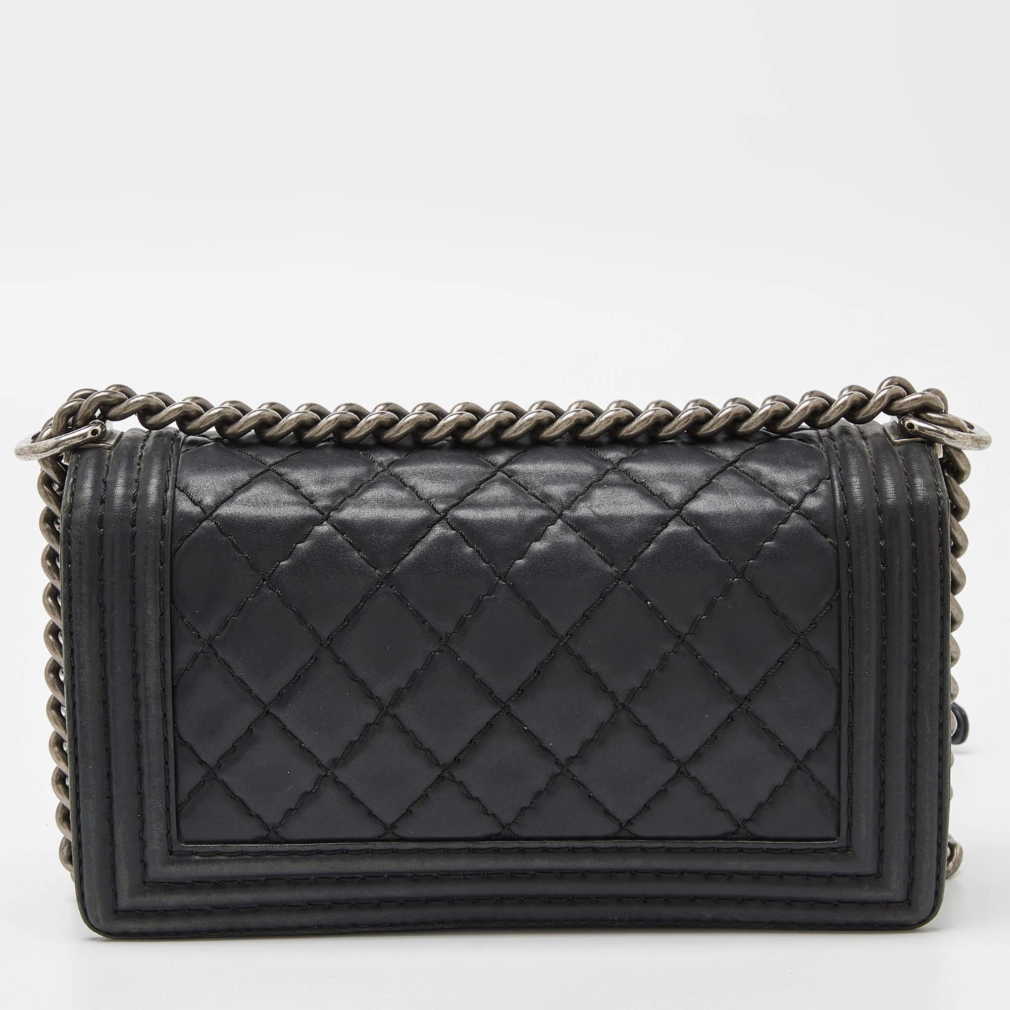 Trust this Chanel Boy bag to be stylish, durable, and comfortable to carry. It is crafted beautifully using the best materials to be a durable style ally.

