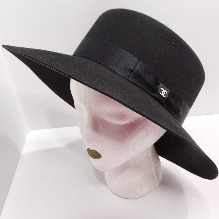 Chanel Black Rabbit Fur CC Hat at 1stDibs display picture 2