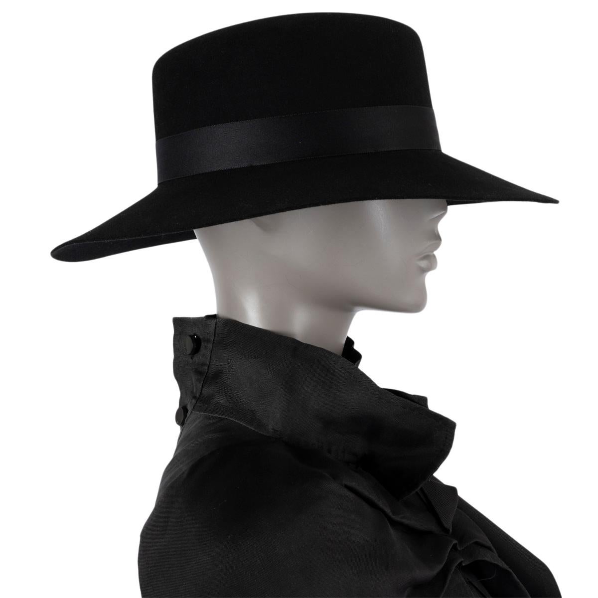 CHANEL FELT Hut aus schwarzem Kaninchenpelz M (Schwarz) im Angebot
