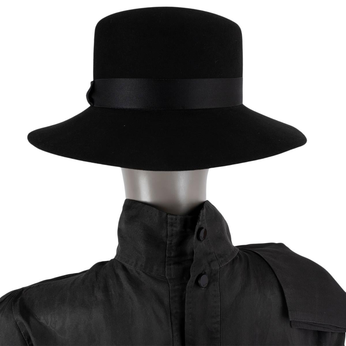 Black CHANEL black rabbit fur FELT Hat M For Sale