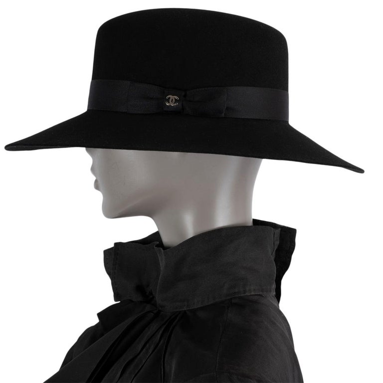 CHANEL black rabbit fur FELT Hat M at 1stDibs | chanel hat display picture 2
