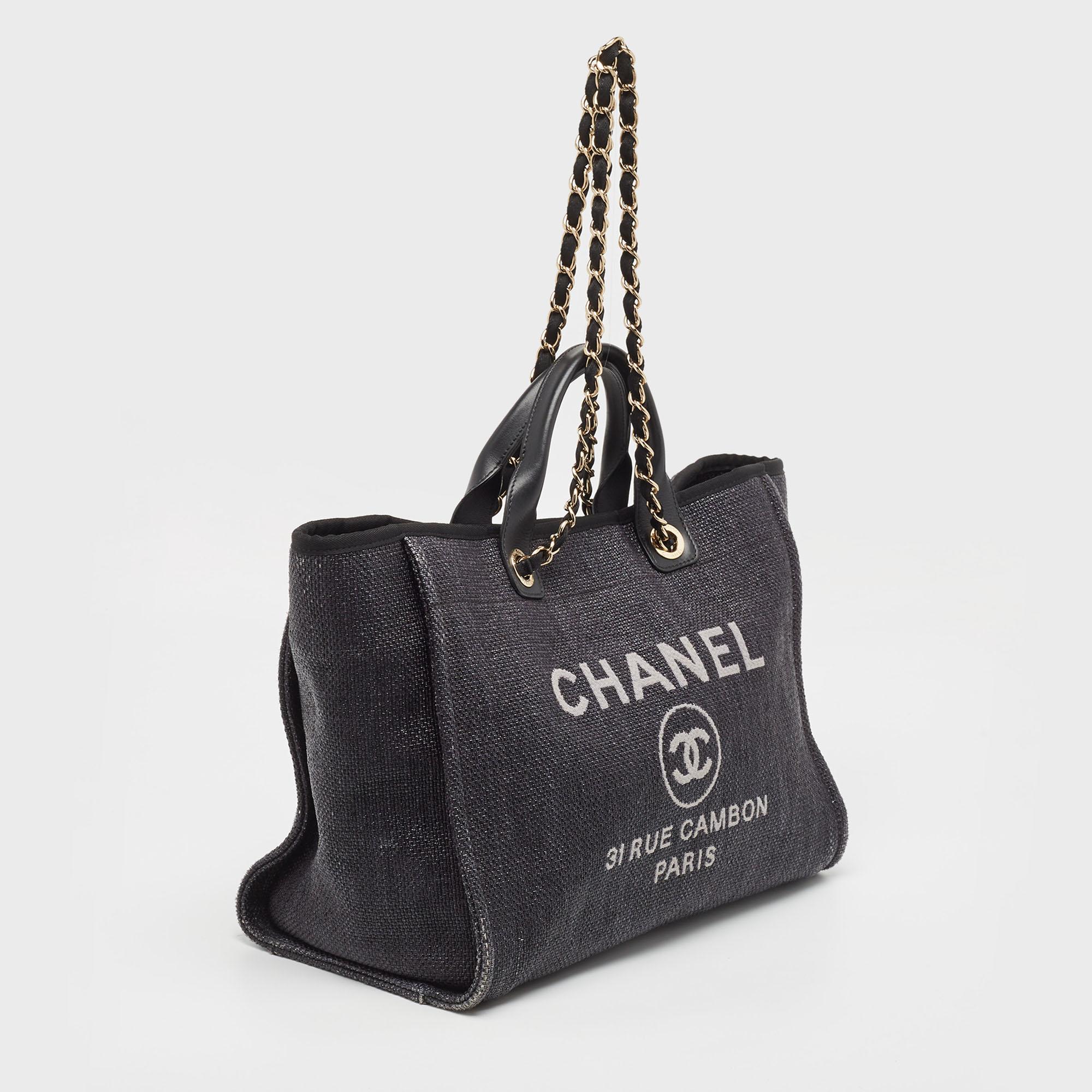 Chanel - Grand fourre-tout Deauville en raphia noir 7