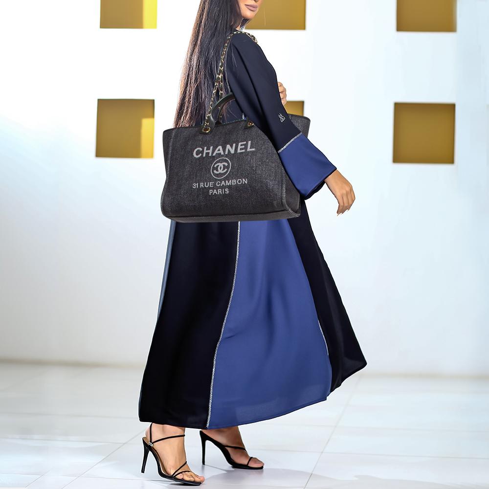 Chanel - Grand fourre-tout Deauville en raphia noir 10