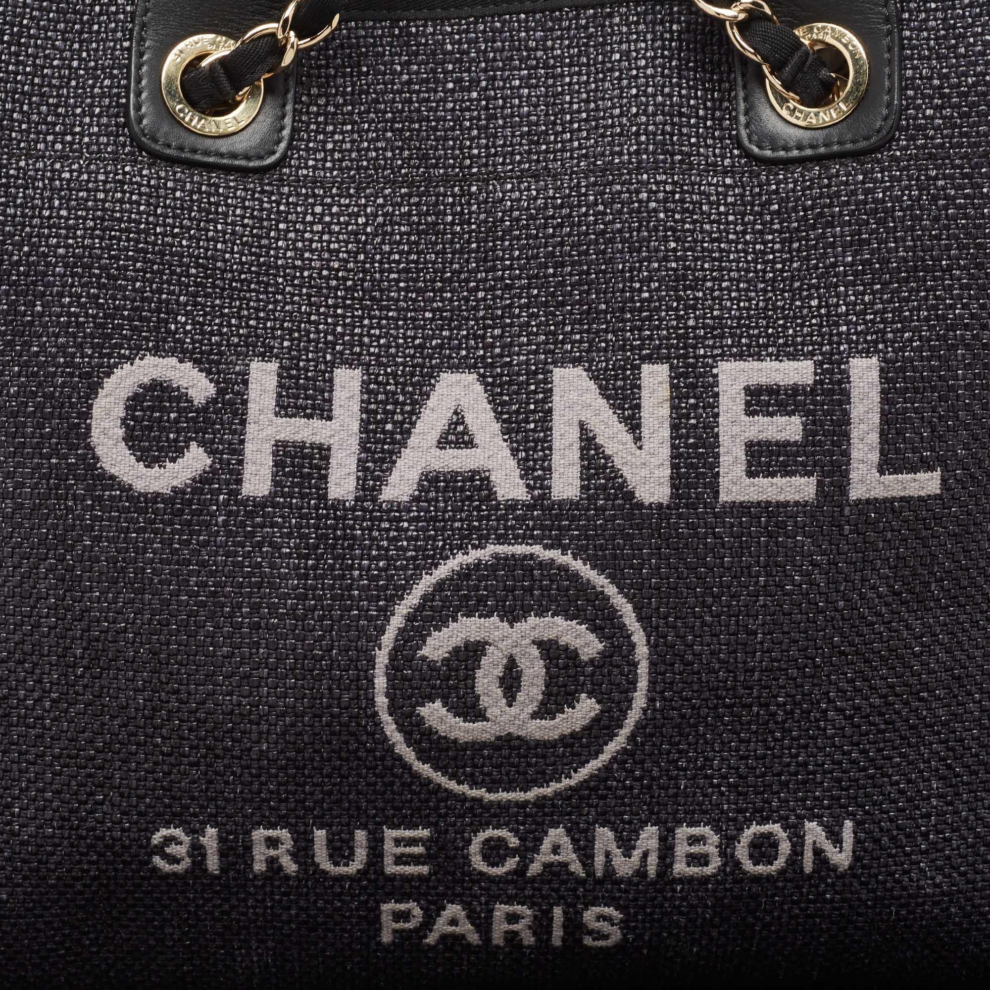 Chanel - Grand fourre-tout Deauville en raphia noir 12