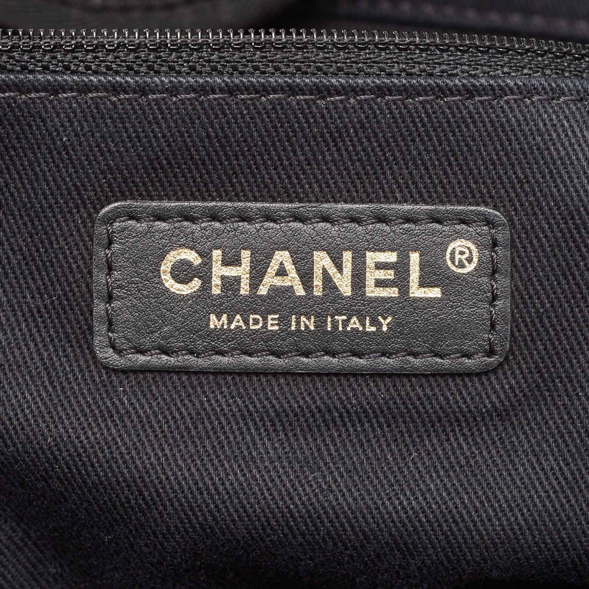 Chanel - Grand fourre-tout Deauville en raphia noir 3