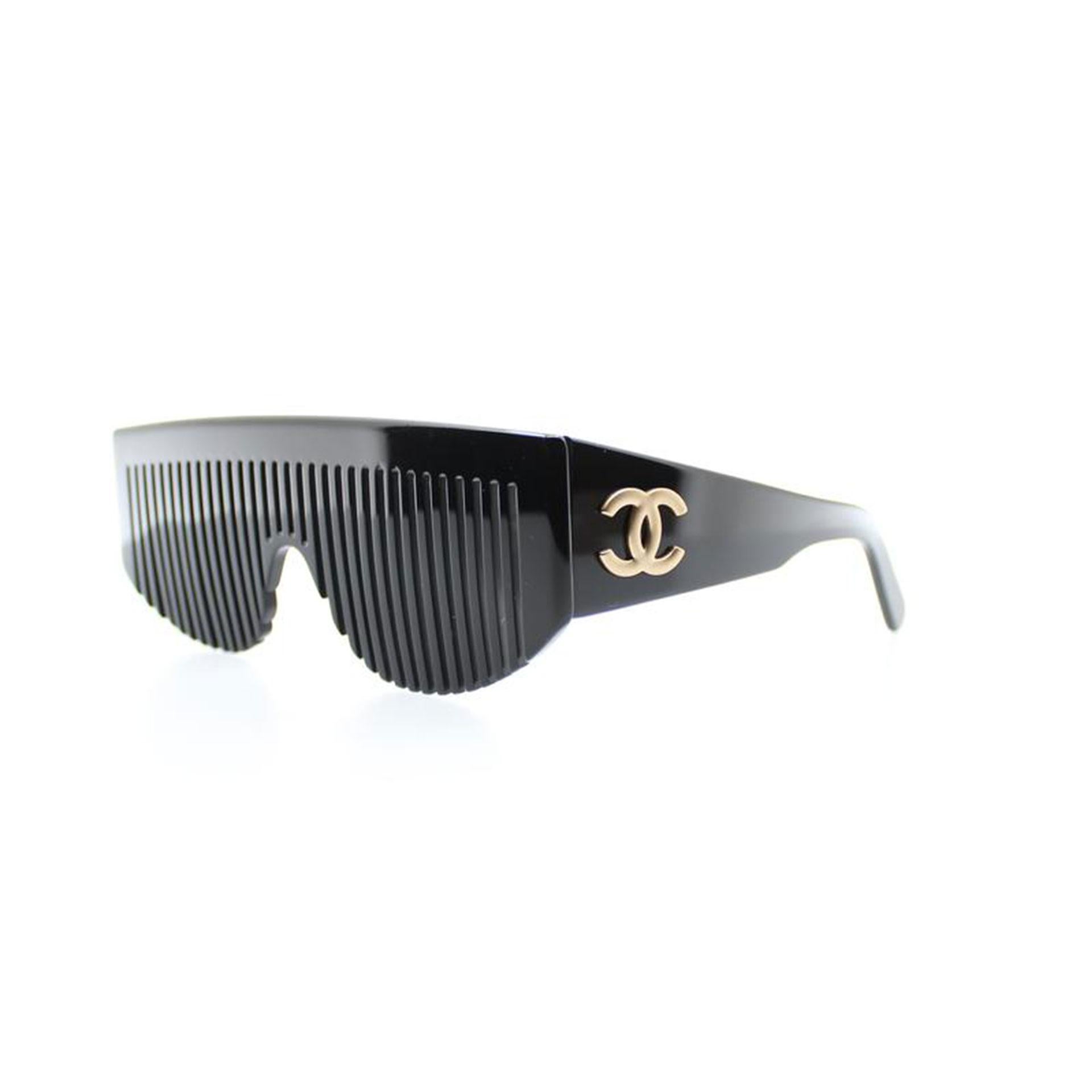 Chanel Schwarz Seltene Vintage 90er Runway Limited Edition Sammler-Sonnenbrille im Zustand „Gut“ im Angebot in Miami, FL