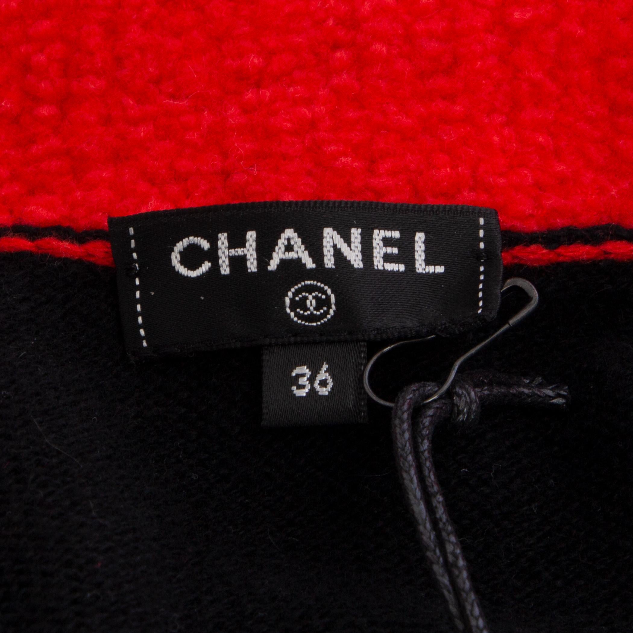CHANEL black & red cashmere blend 2019 19K CROPPED KNIT Jacket 36 XS For Sale 3