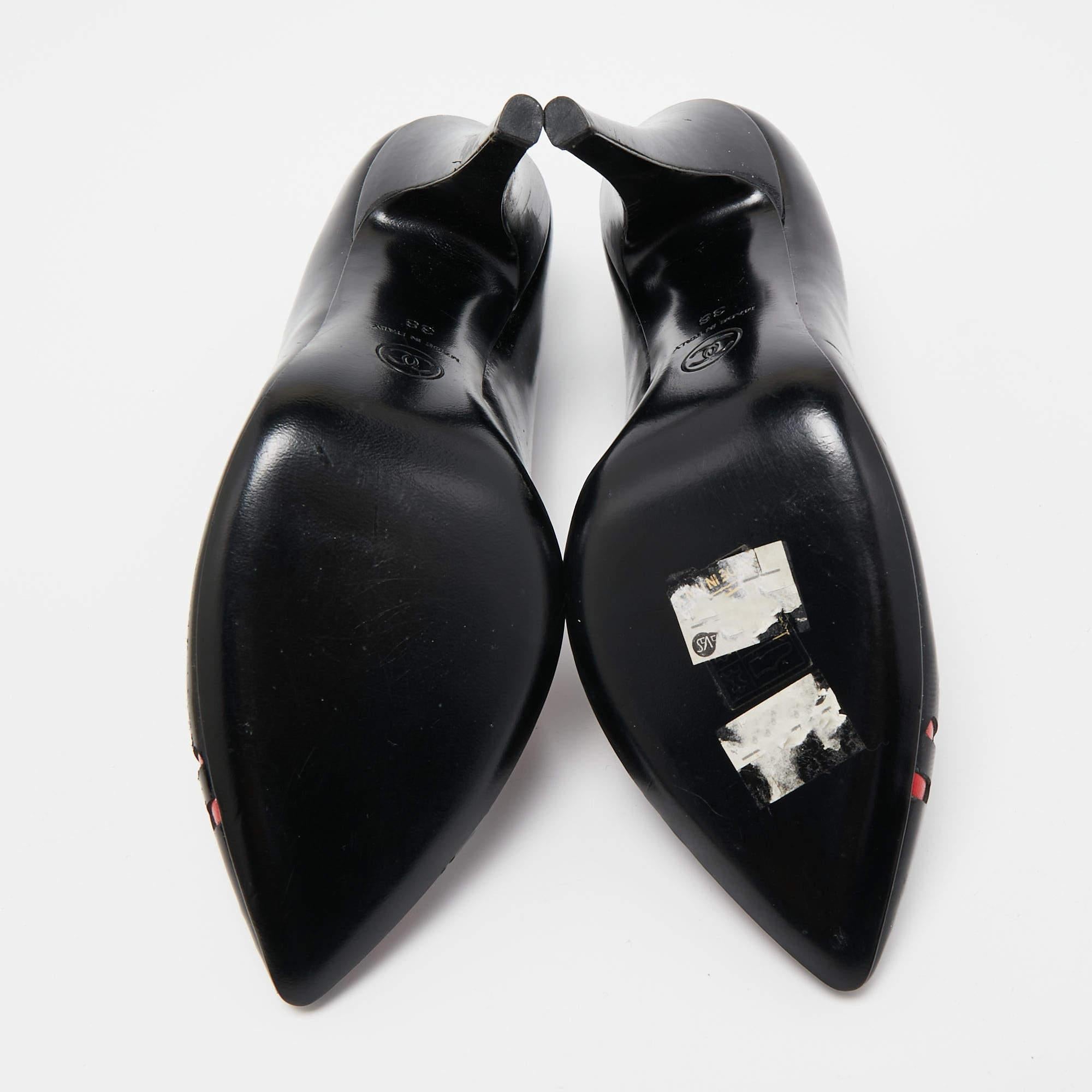 Chanel - Escarpins à bout pointu en vernis noir/rouge - Taille 38 en vente 1