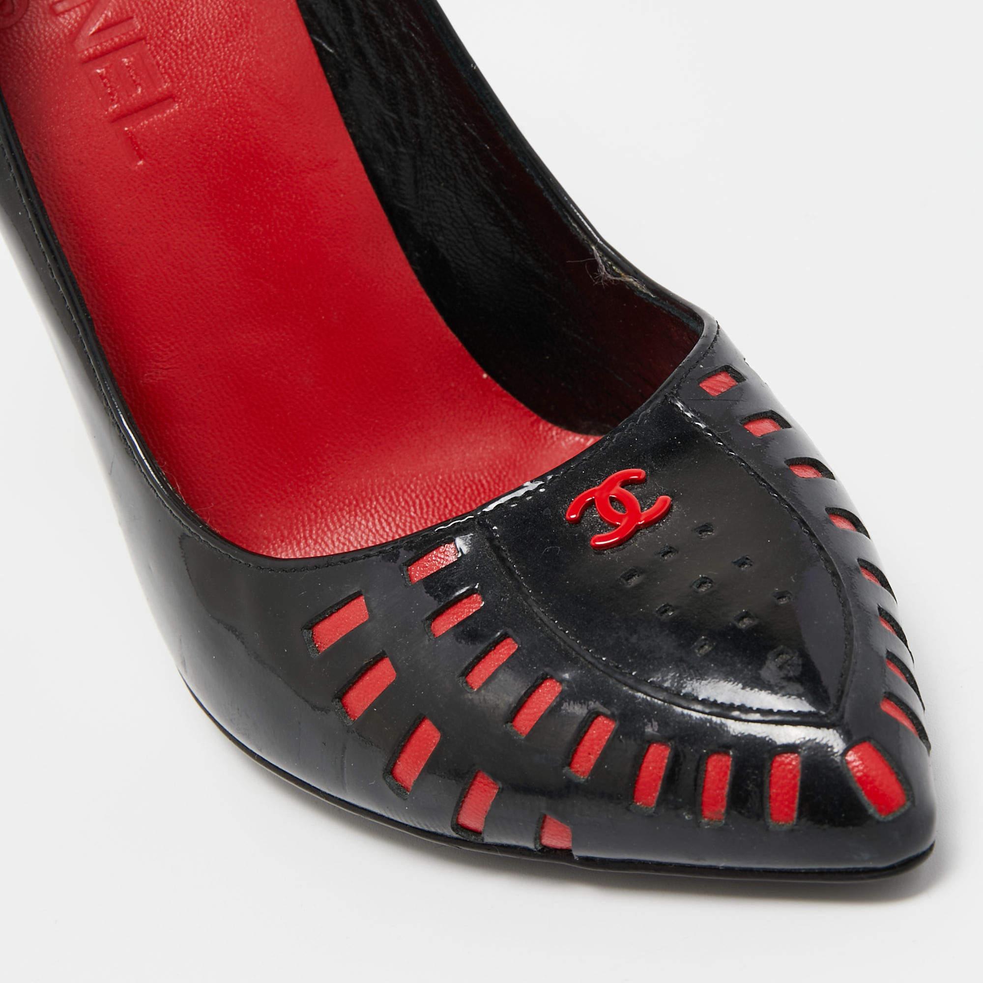 Chanel - Escarpins à bout pointu en vernis noir/rouge - Taille 38 en vente 3