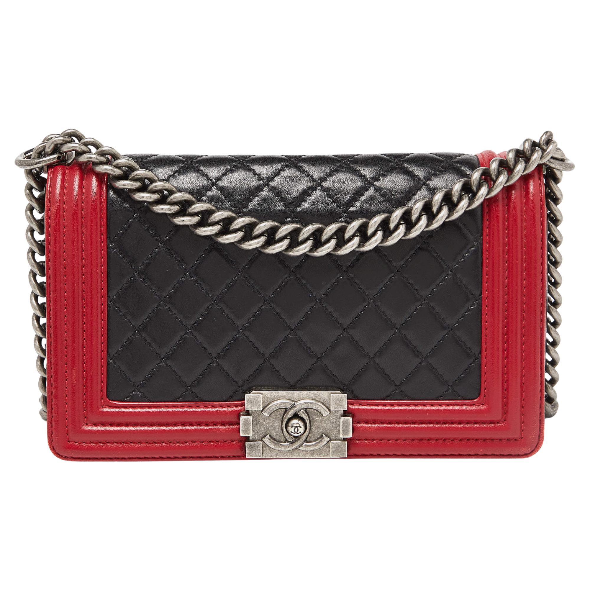 Chanel Black/Red Quilted Leather Medium Boy Flap Bag For Sale