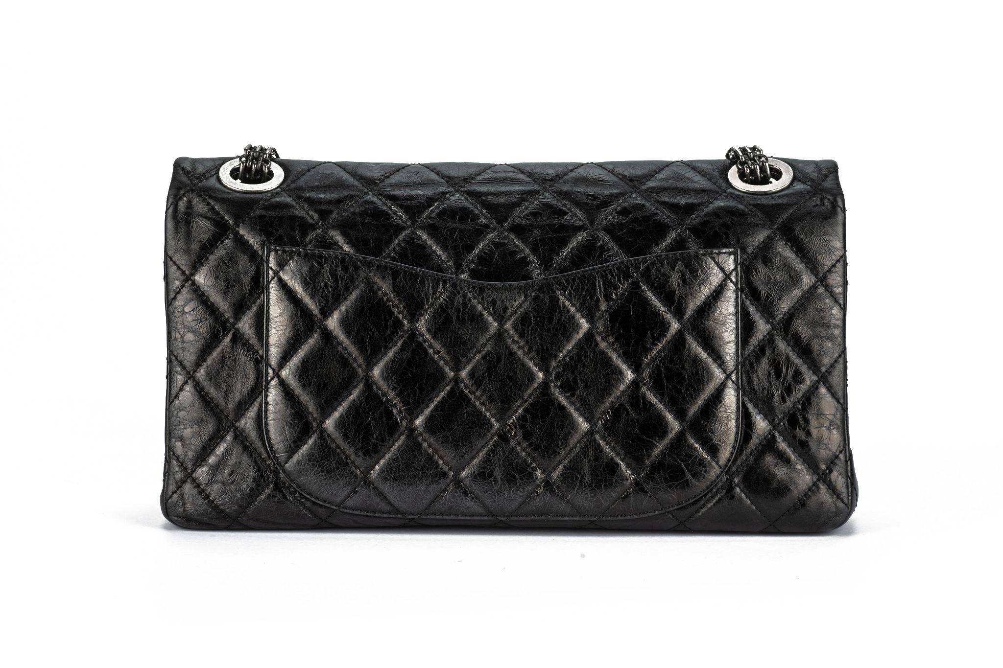 Chanel Black Reissue Borsa a doppia patta 227 In condizioni ottime in vendita a West Hollywood, CA