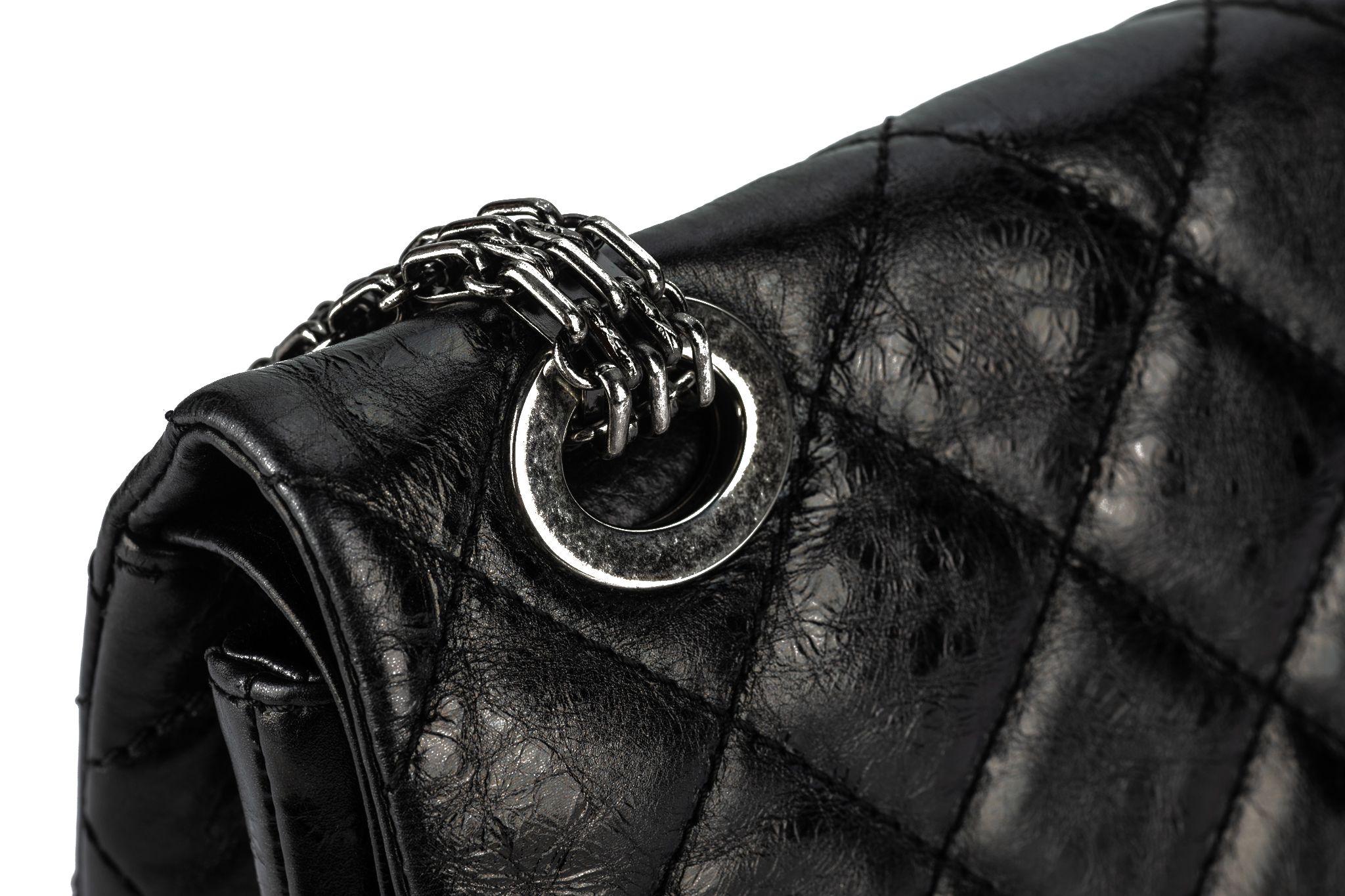 Chanel Black Reissue Borsa a doppia patta 227 in vendita 2