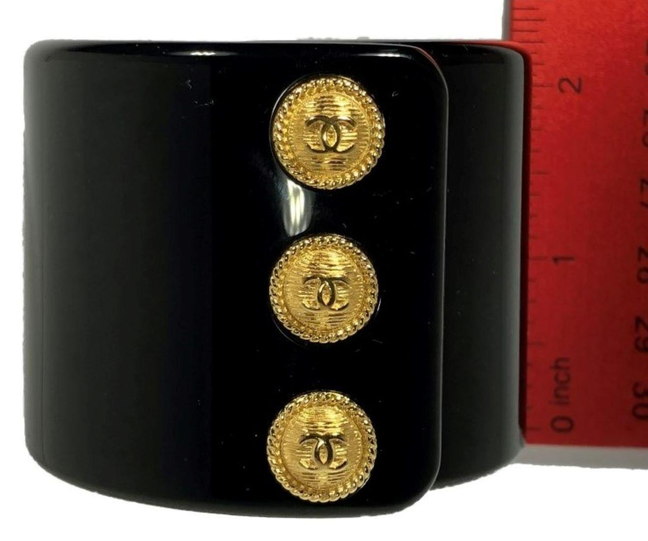 Chanel Black Resin 3 Button Cuff Bracelet 2018 Fall Collection For Sale 3