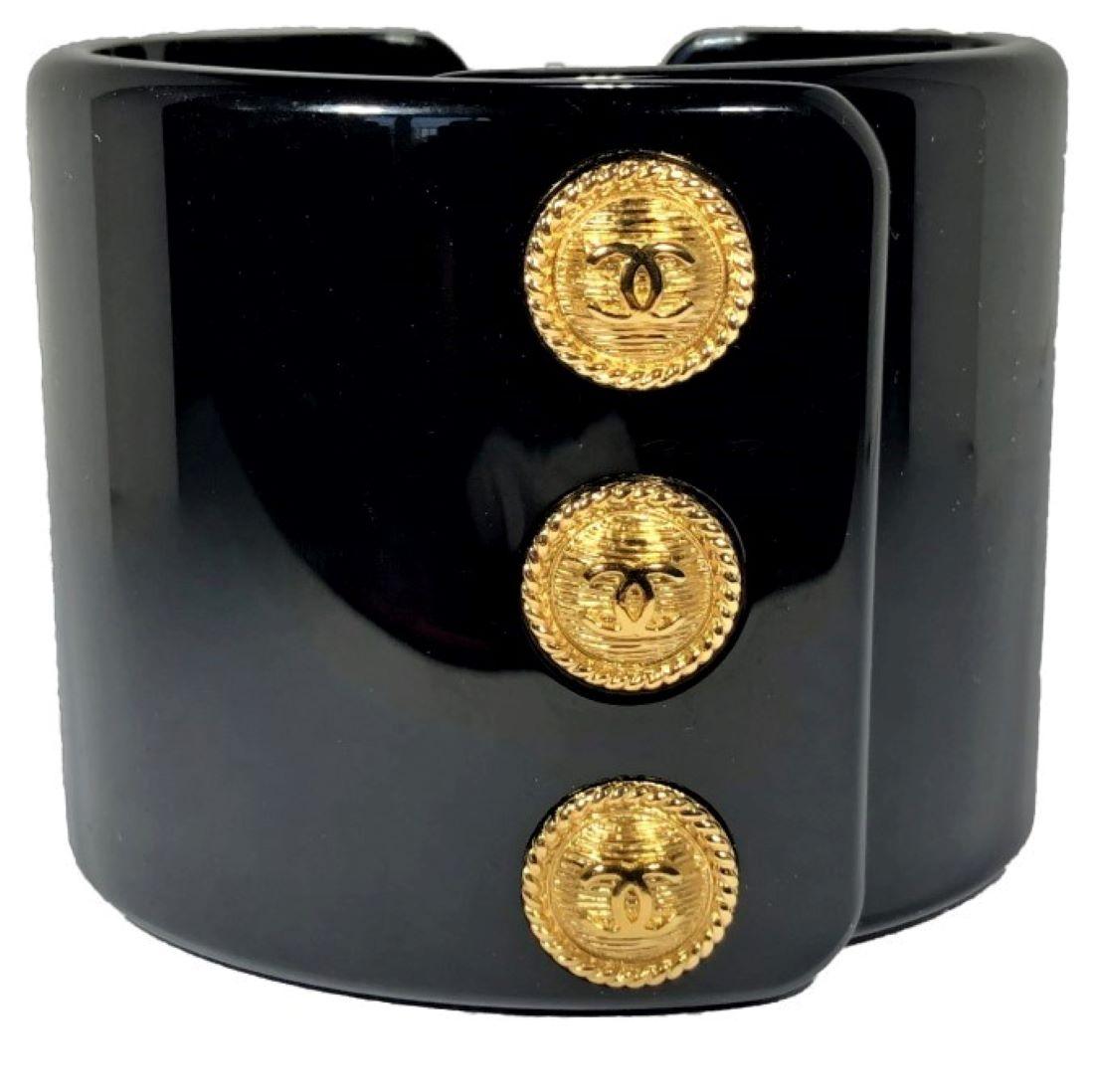 Chanel Black Resin 3 Button Cuff Bracelet 2018 Fall Collection For Sale 1