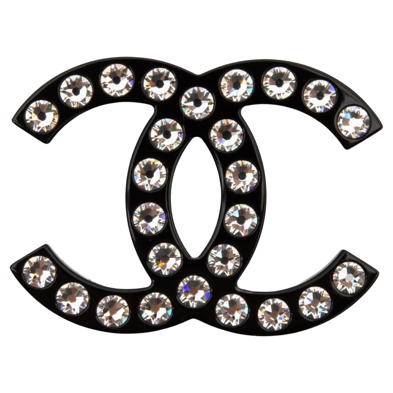 Chanel Black Resin Crystal CC Brooch (2021) at 1stDibs  black chanel brooch,  chanel logo brooch, chanel brooch 2021