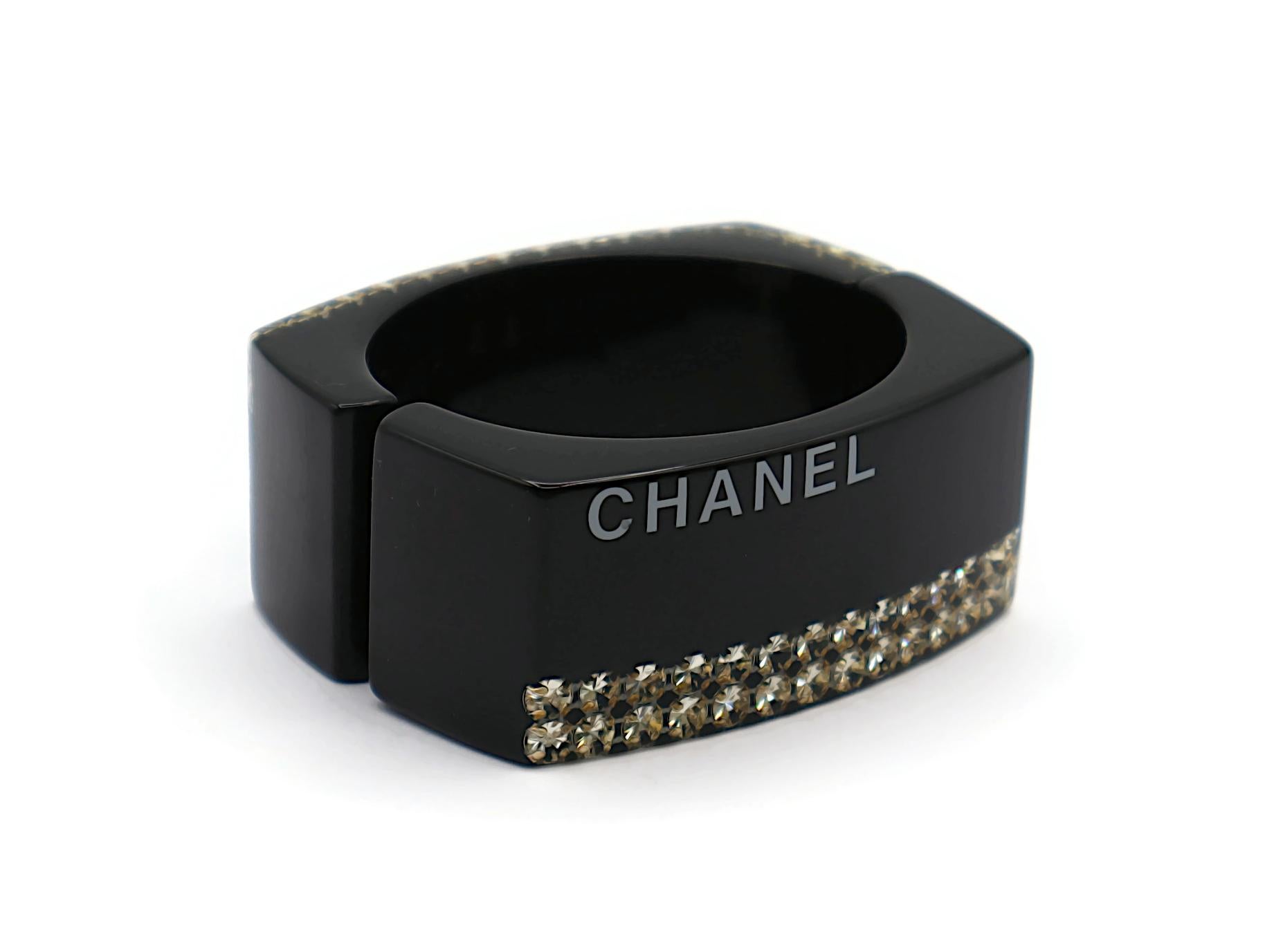 CHANEL Black Resin Crystal Inlaid Clamper Cuff Bracelet In Good Condition For Sale In Nice, FR