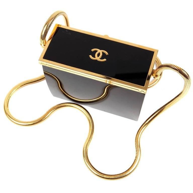 Beige Sac de soirée en résine noire de Chanel avec GHW en vente
