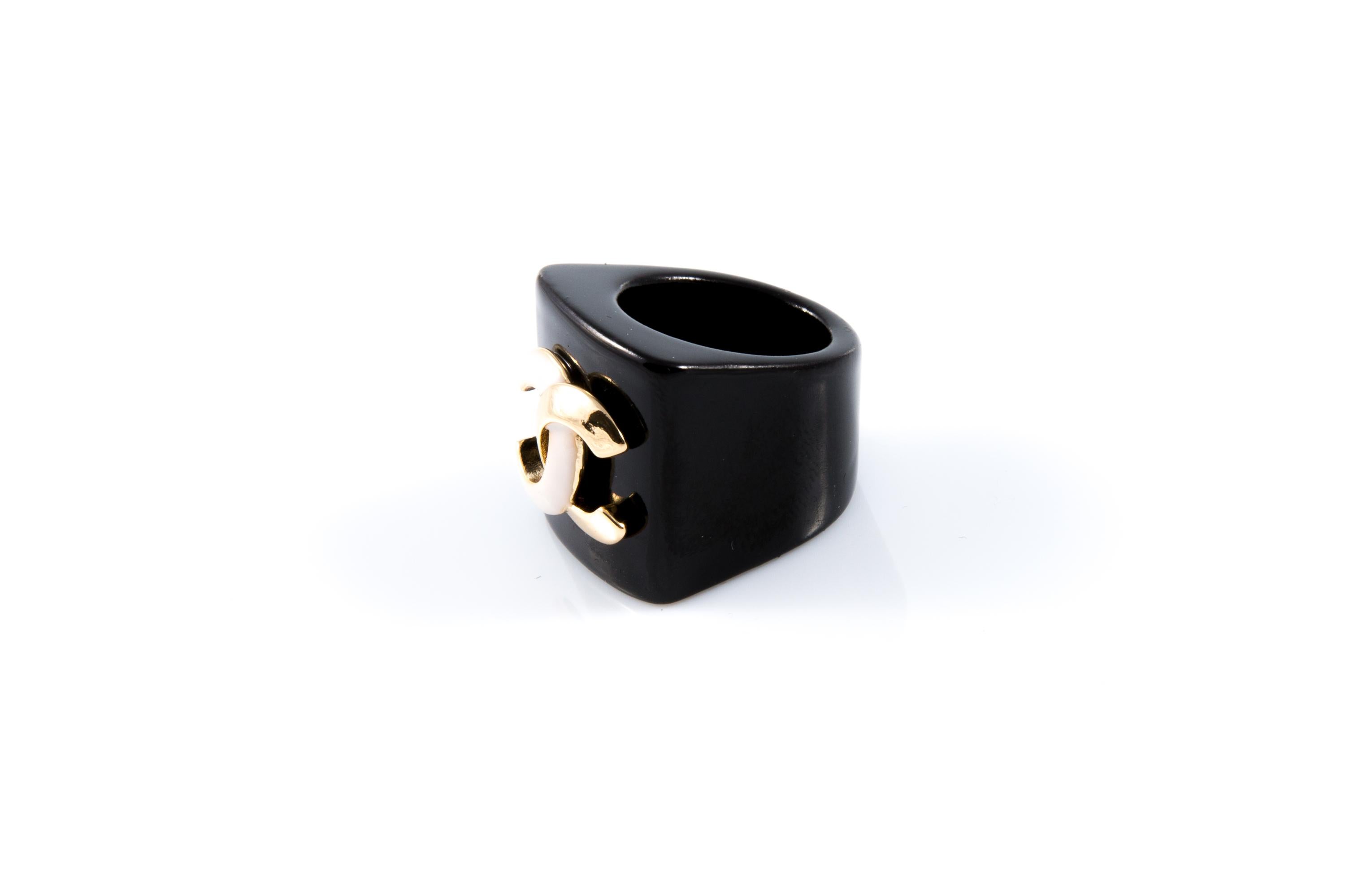 Women's Chanel Black Resin Large Knight Ring For Sale