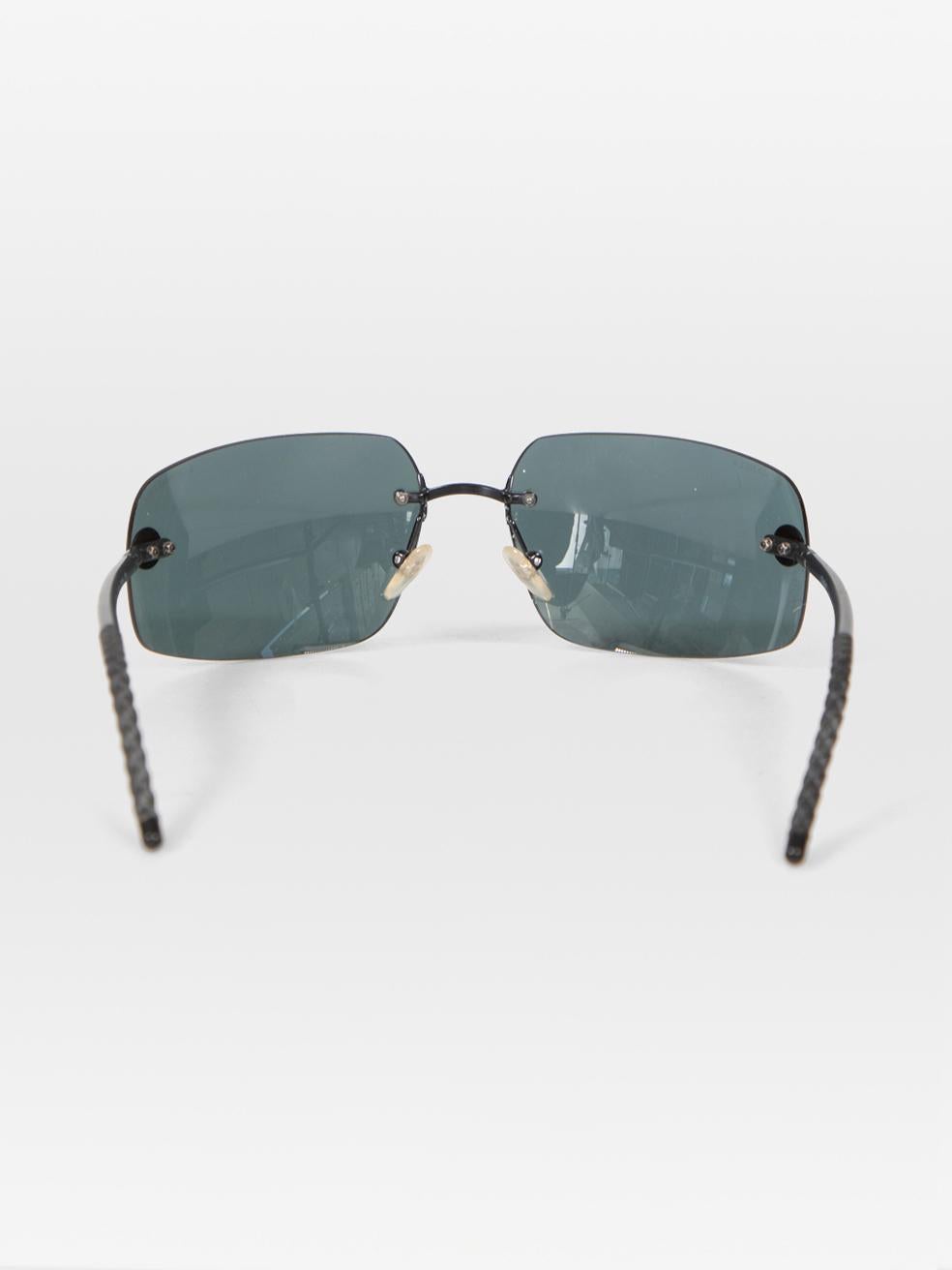 Chanel Black Rimless CC Sunglasses In Good Condition For Sale In London, GB