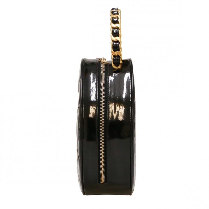 Chanel Black Round Bag In Good Condition In Paris, FR