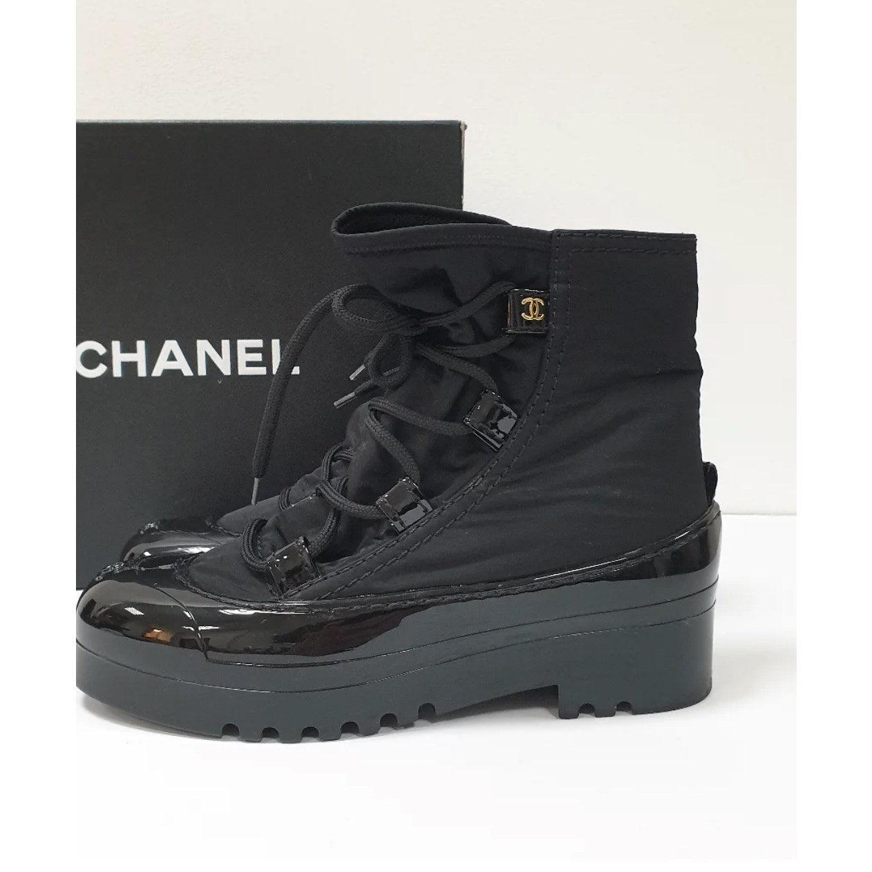 Chanel Negro Caucho Nylon Botines CC Logo Talla 38 en venta 1