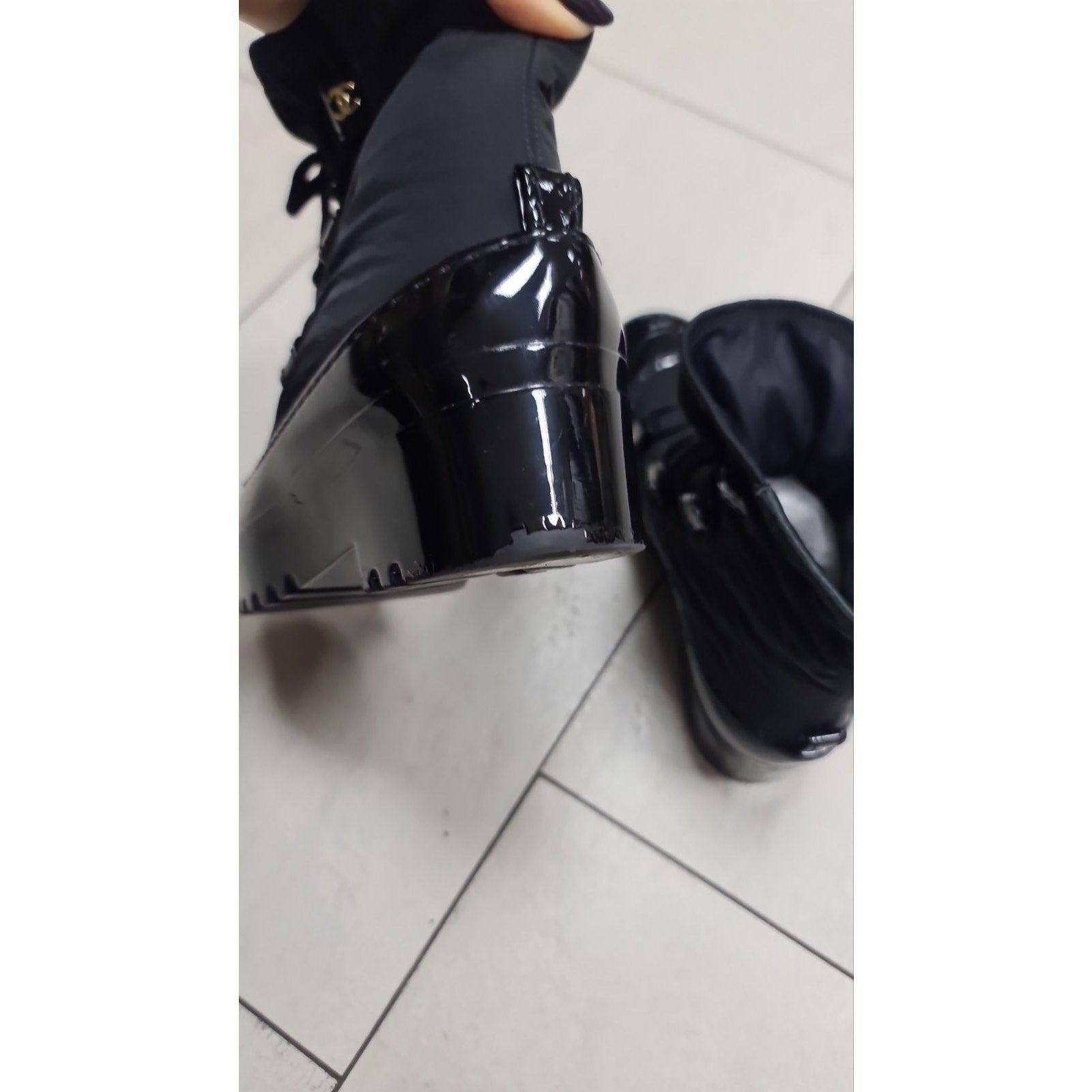 Chanel Negro Caucho Nylon Botines CC Logo Talla 38 en venta 5